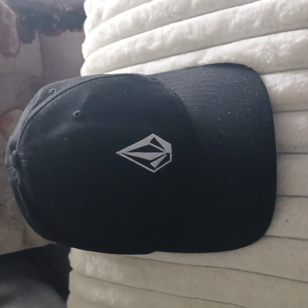 Volcom fitted hat